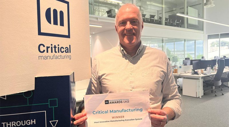 Critical Manufacturing accepting their Manufacturing Today award
